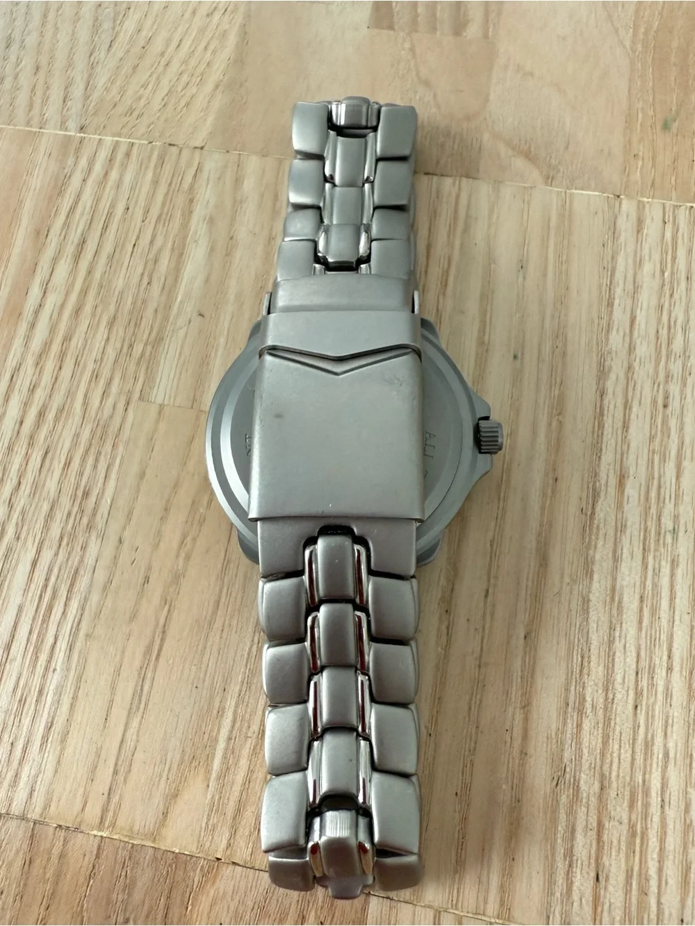 titanium men’s casual watch NEW BATTERY